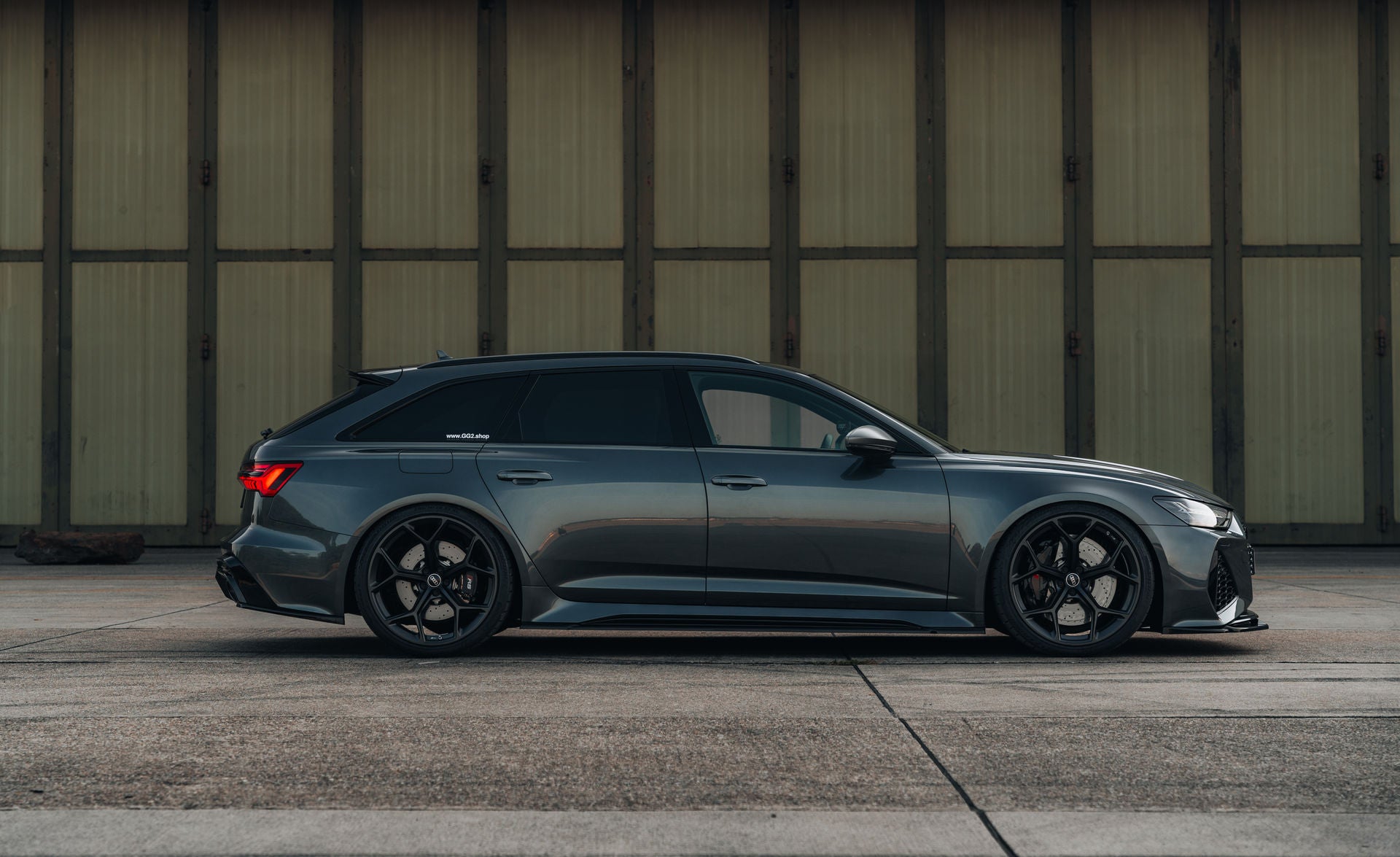 Tieferlegungsmodul für Audi RS6 C8 mit App Steuerung